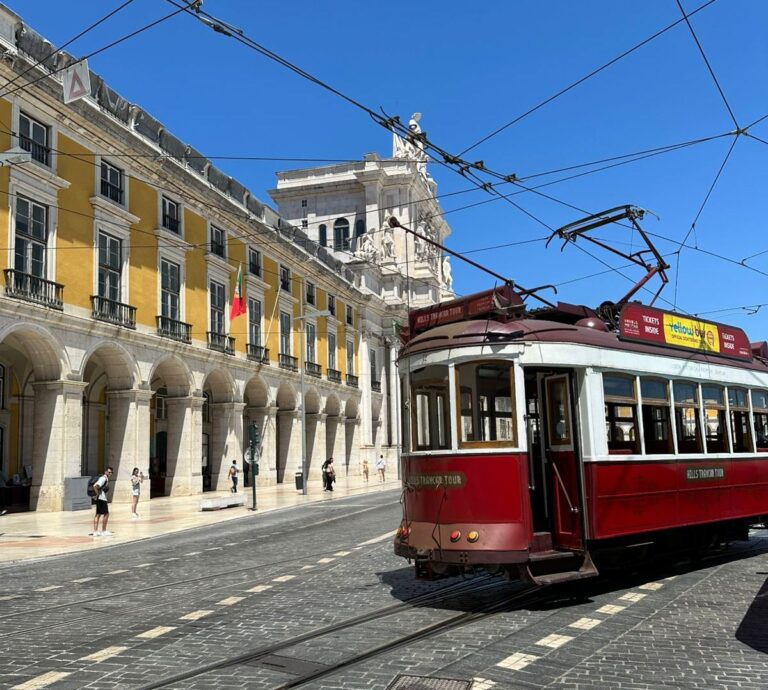 Bondinho elétrico de Lisboa Portugal creditoLiberado Junior