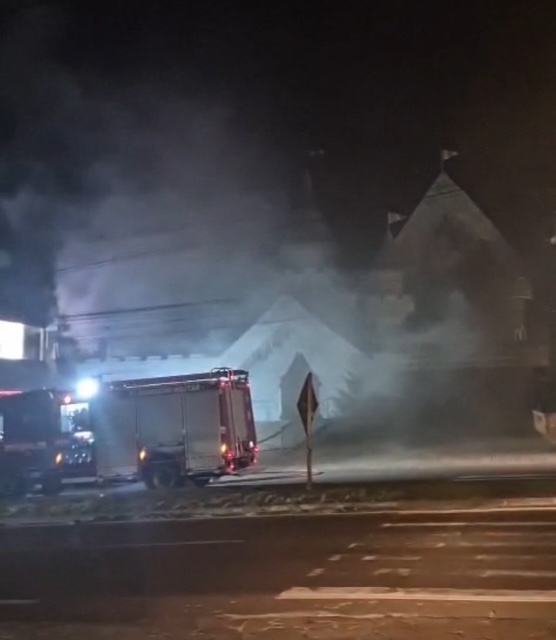 Foto incendio castelo de gelo