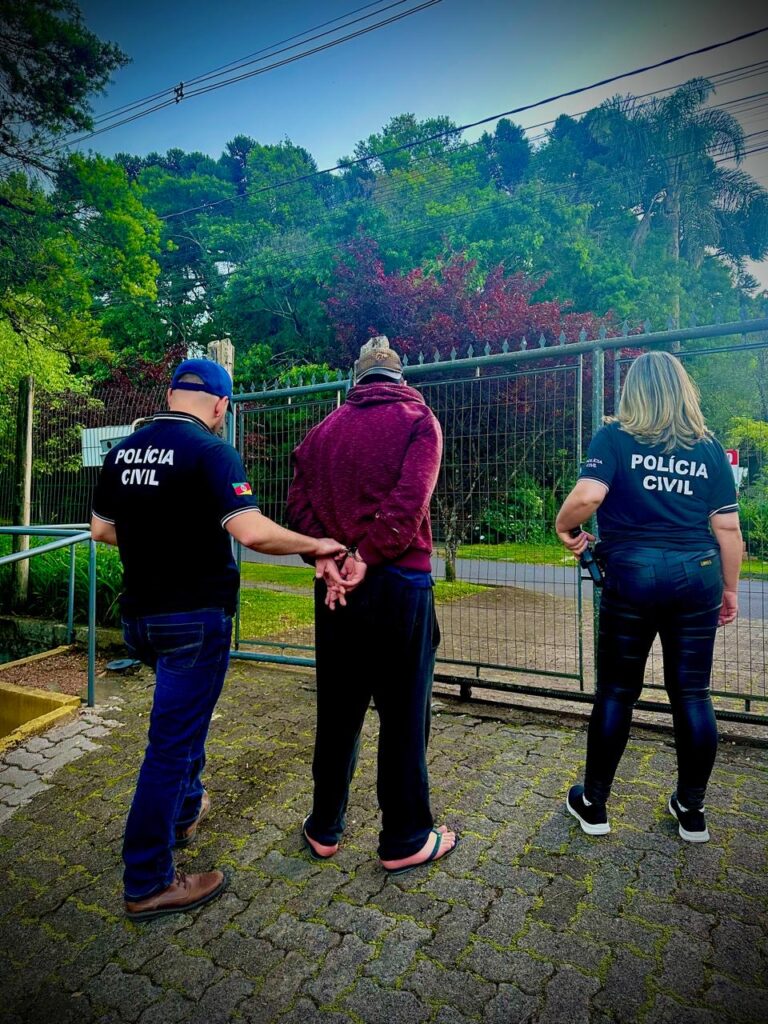 d02736be-aeaa-4fbe-8eeb-95e6e206156a